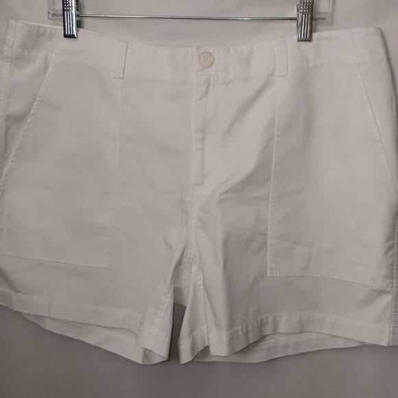 NORDSTROM SIGNATURE WHITE ON WHITE SHORTS - Picture 6 of 9